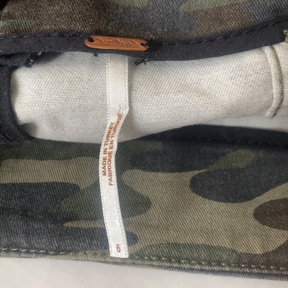 Free People Modern Femme Camo Mini Skirt Size 6 - Picture 6 of 7